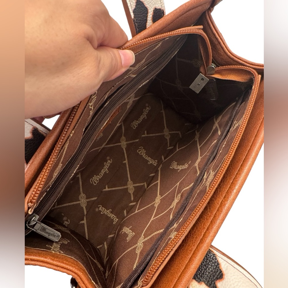 Wrangler Tan and Black Cow Print Concealed Carry Crossbody Tote Bag NWOT - Picture 8 of 11